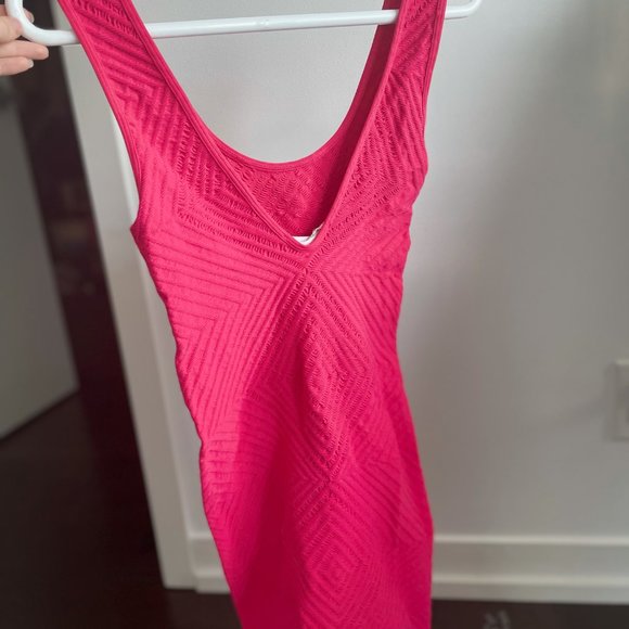 BCBGeneration Pink Low-Back Tight Summer Dress - Picture 3 of 4